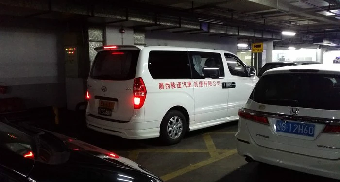 Используется для hyundai H1 спойлер со светом высокого качества ABS материал цвет
