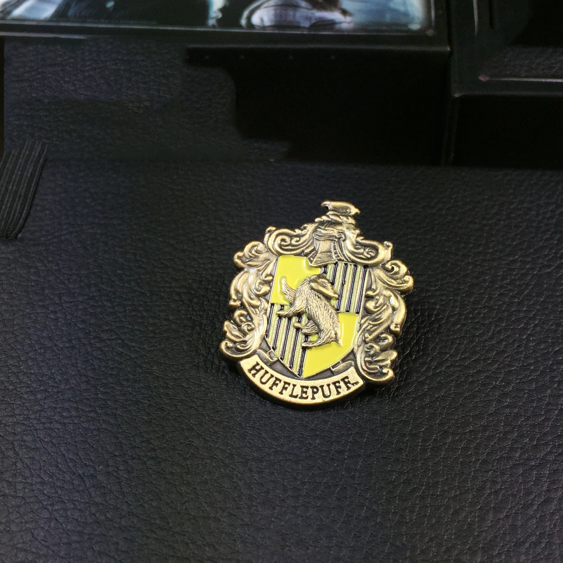 Экшн фигурки игрушки металлический бейджи аксессуары крутая коллекция брелков