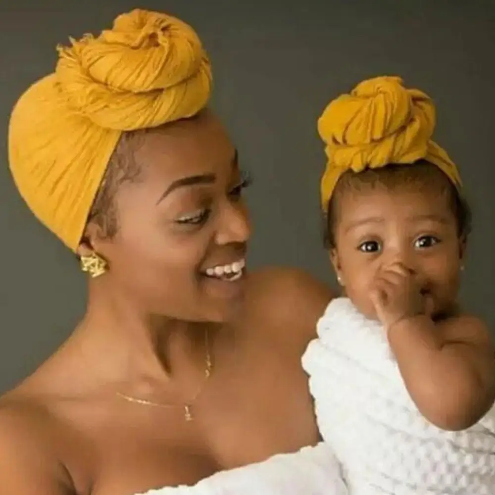 2 шт./лот одноцветное Цвет зима Шапки для детей и мамы Индия шляпа Утепленная