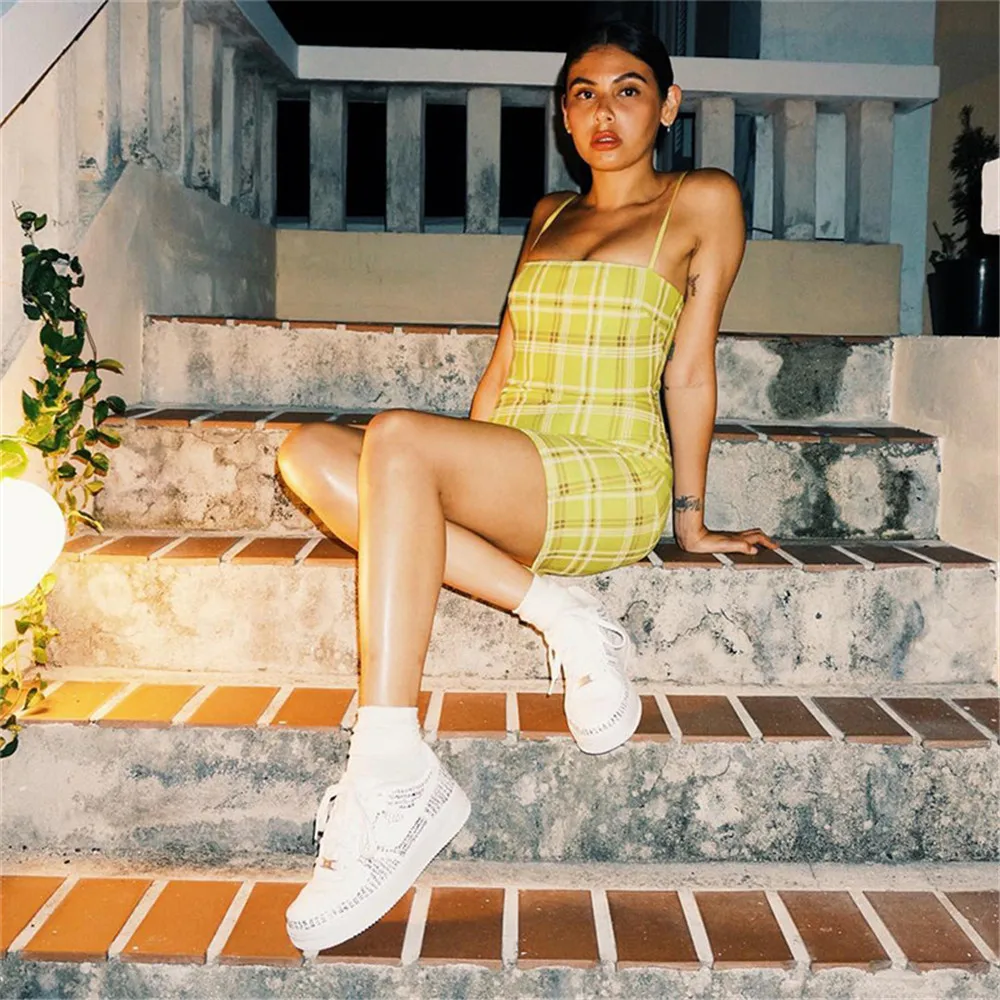 Женское облегающее платье желтое мини на тонких бретельках без рукавов|Женские