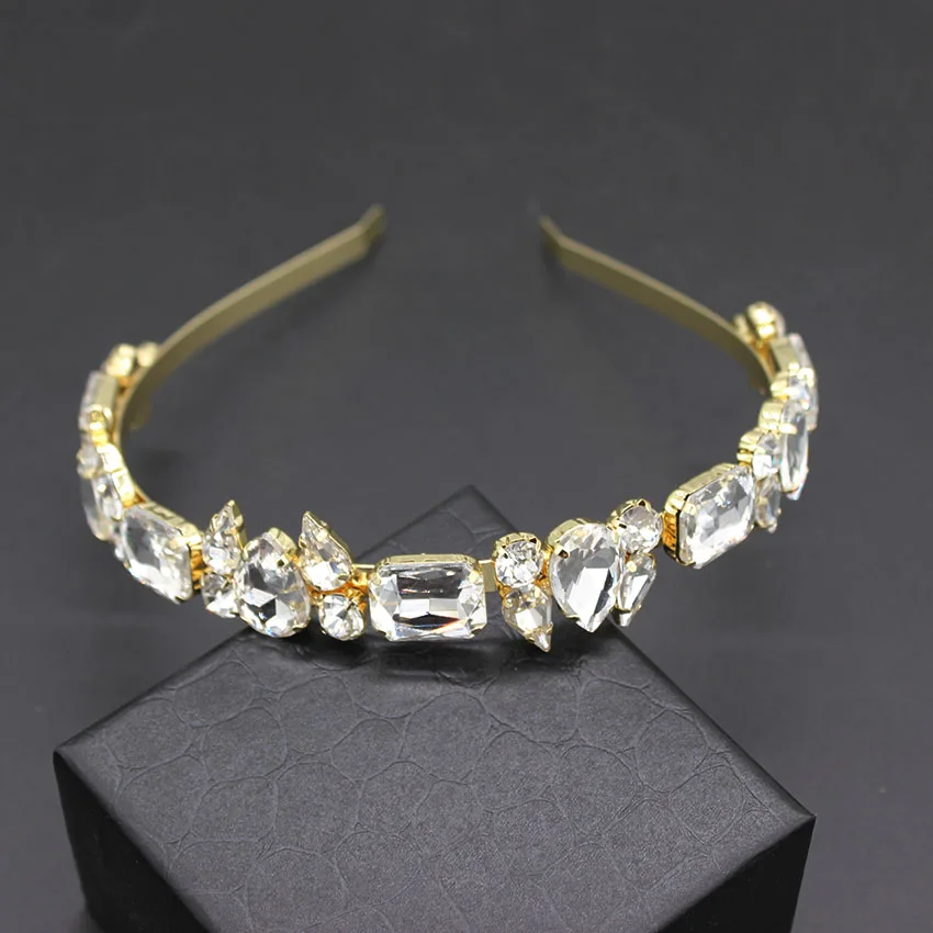 Простая индивидуальная повязка на голову в стиле барокко инкрустированная