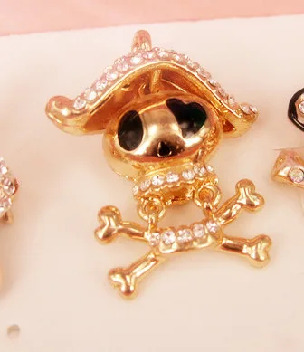 

Offbeat Ghost Skull With a Hat Design Anti Dust Plug For Iphone6 6s For Samsung S6 For Xiaomi And All 3.5mm Earphone Jack Plug