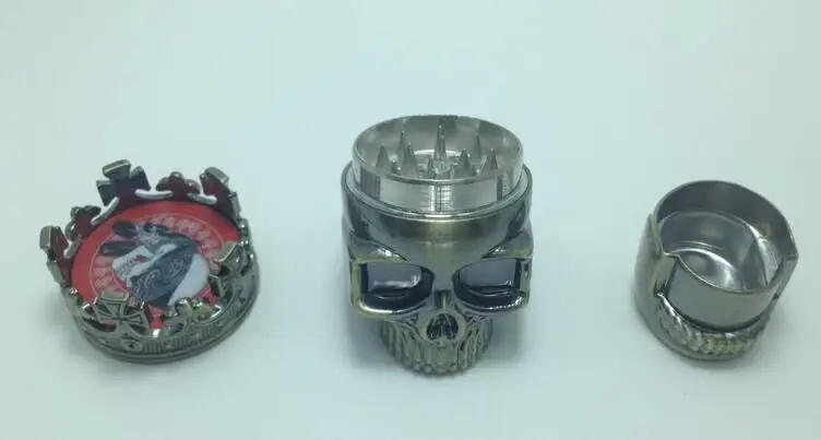 

Skull Head Shape Herb Grinder Weed Zinc Alloy for Hookah Shisha Tobacco Smoke Water Pipe Glass Pipe Diameter 47mm Proper Size