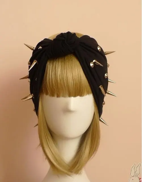 На заказ та же Артикул классический стиль панк заклепки ткань повязка на голову |