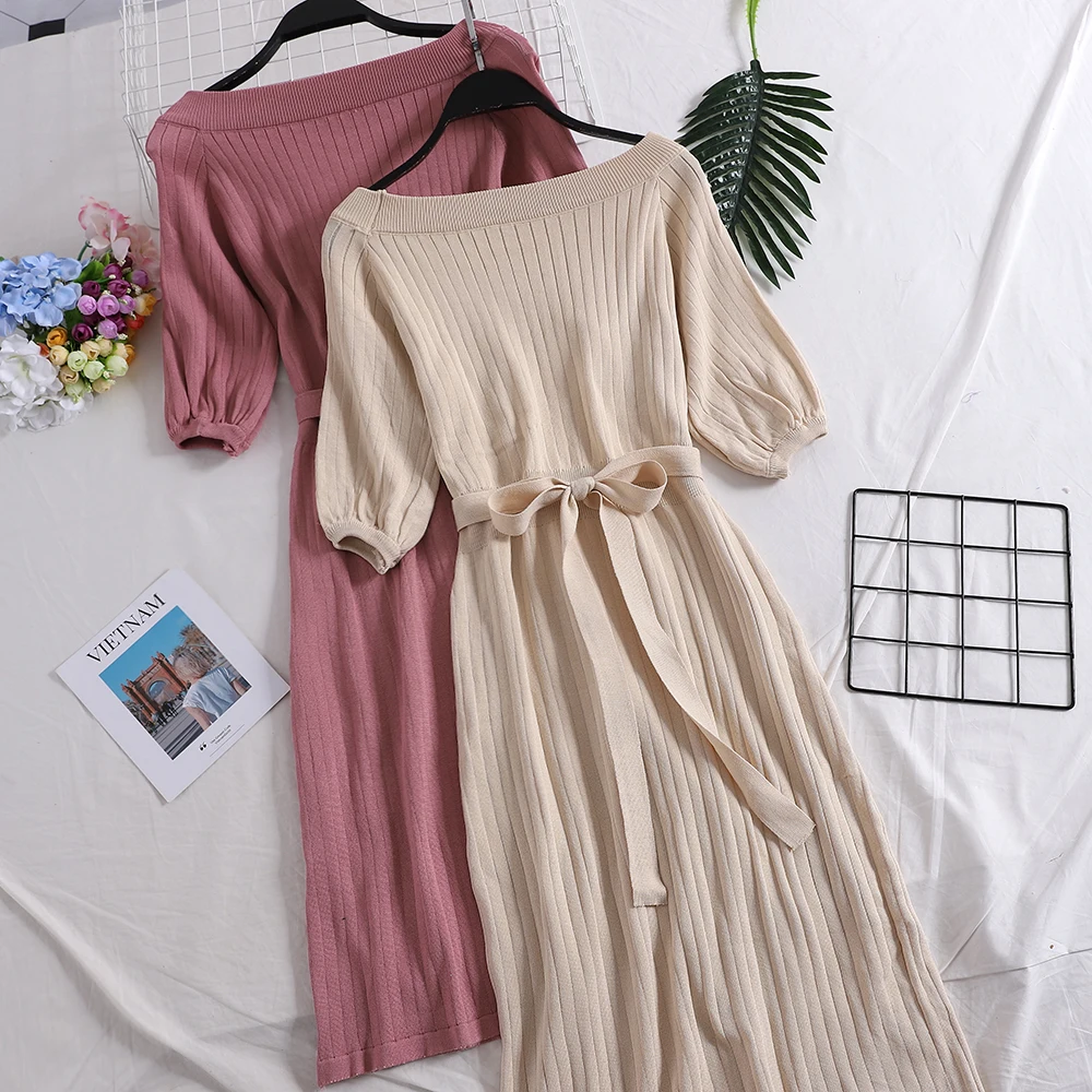 Платье женское эластичное облегающее средней длины с рукавом фонариком поясом и