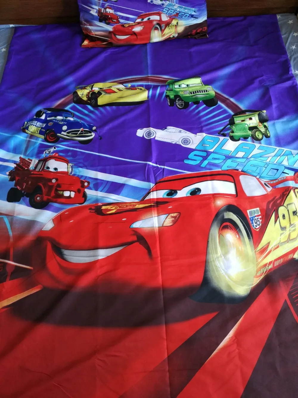 Детский комплект постельного белья disney Mc queen Cars, 1,2 м, постельное белье для мальчиков, пододеяльник, простыня, наволочки, двойной размер, детский подарок на день рождения