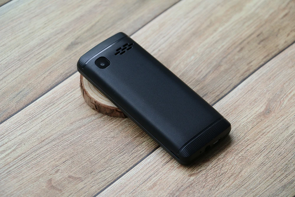 2G GSM Разблокировка мини-светильник с двумя sim-картами WhatsApp Быстрый вызов Bluetooth FM русская клавиатура Бар Мобильный телефон четырехдиапазонный