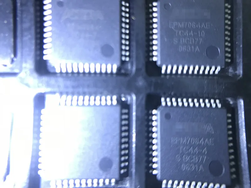 

5PCS EPM3032ATC44-10 EPM3032 EPM7064AETC44-10 EPM7064 EPM7032AETC44-10