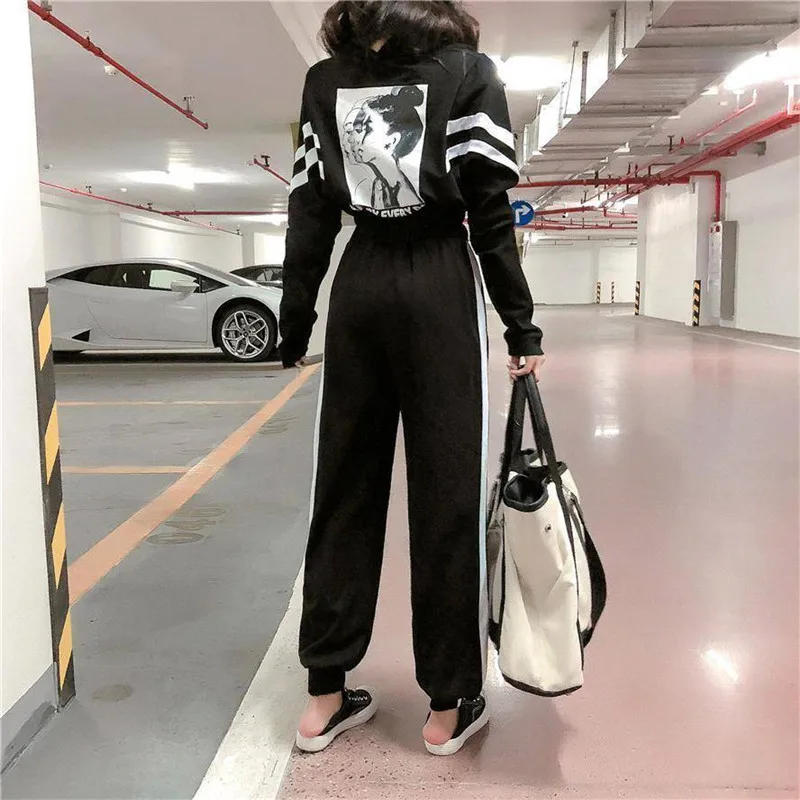 Женский спортивный костюм из 2 предметов: толстовка на молнии и спортивные штаны