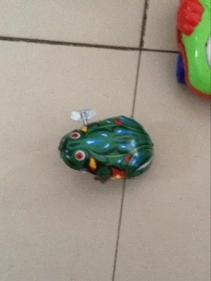 Новый Заводной оловяный прыгающая лягушка детские игрушки ретро доска игра