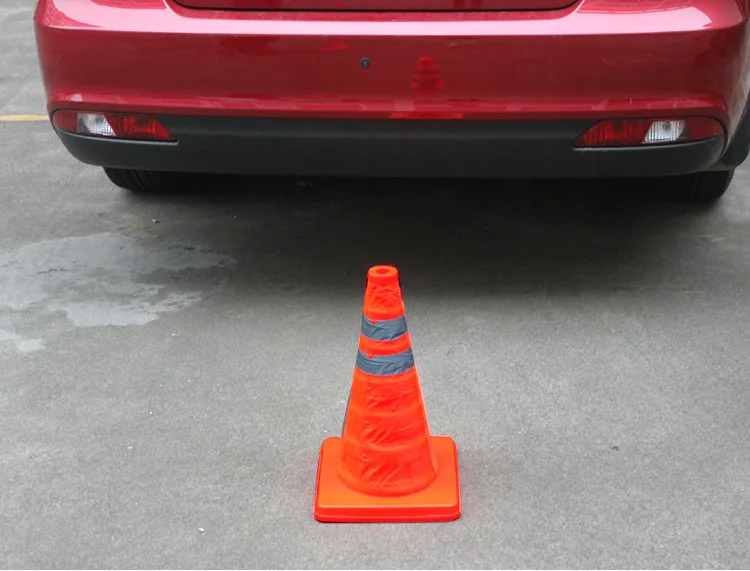 Складывающийся складной оранжевый конус безопасности дорожного движения - Фото №1