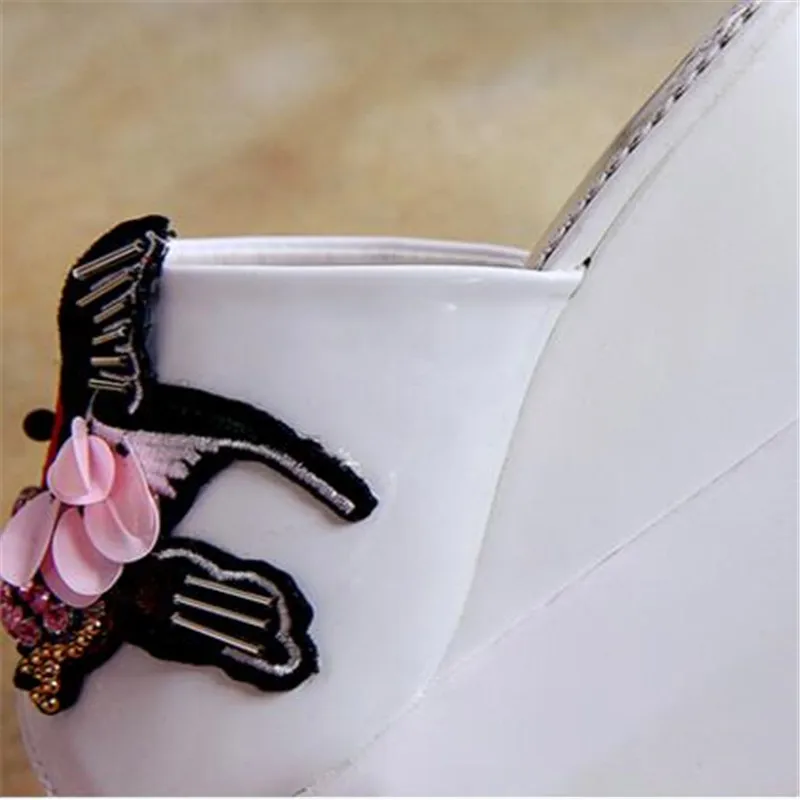 

FeiYiTu 2018 Summer new style ethnic embroidery Women Flowers Slipper thick-soled Muffin bottom platform female Flip flop Shoes