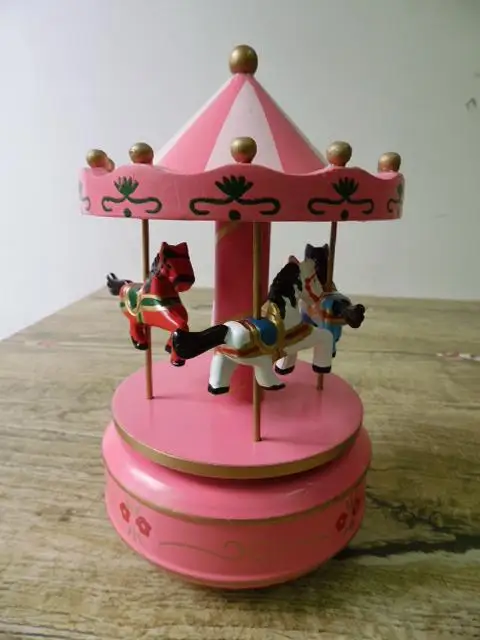 Музыкальная шкатулка Ретро деревянная Веселая круглая лошадь карусель