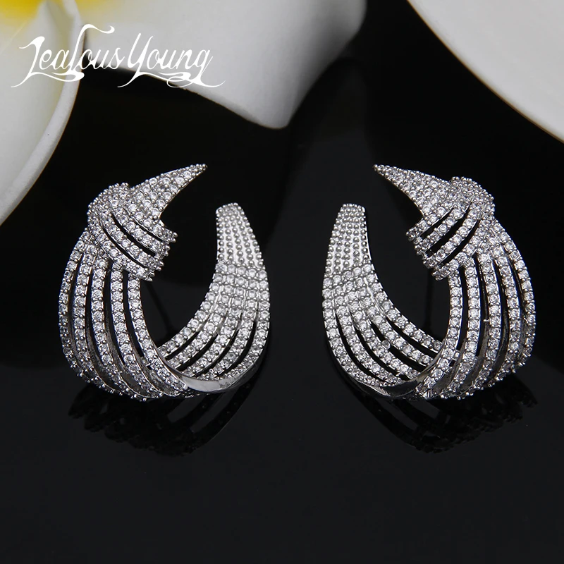 Модные Белые Цвет кубический цирконий CZ Серьги гвоздики акцентом Вдохновленный