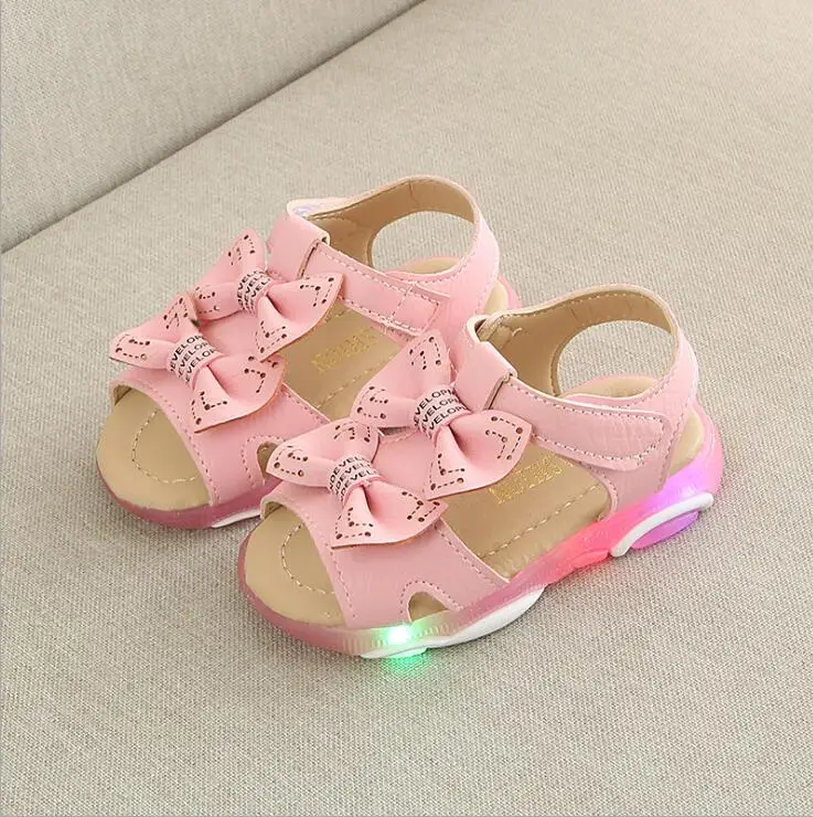 Новый стиль Детские светящиеся сандалии детские с бантом для девочек Светящиеся