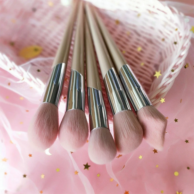 Мода Fenty стиль кисти для макияжа скульптуры бронзатор кисть, текстовыделитель смешивания тени румяна макияж кисти инструмент