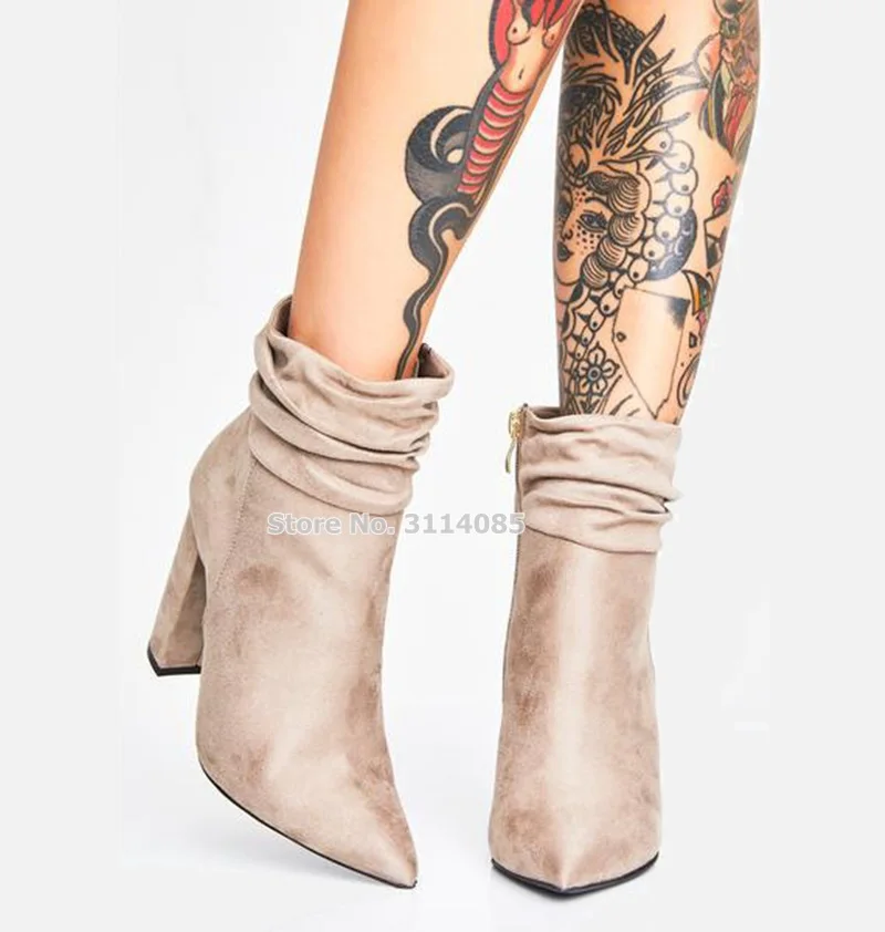 Новый дизайн бежевые черные замшевые сапоги до колена с острым носком на