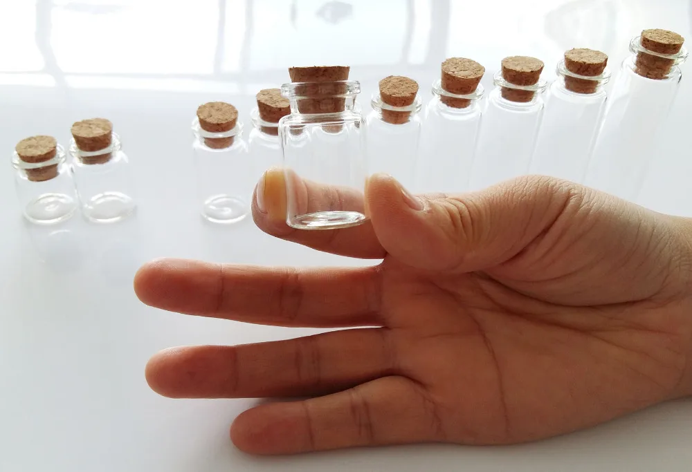 Wholesale 110pcs 6ml small glass vials with cork tops bottles Little empty jars 22*35mm