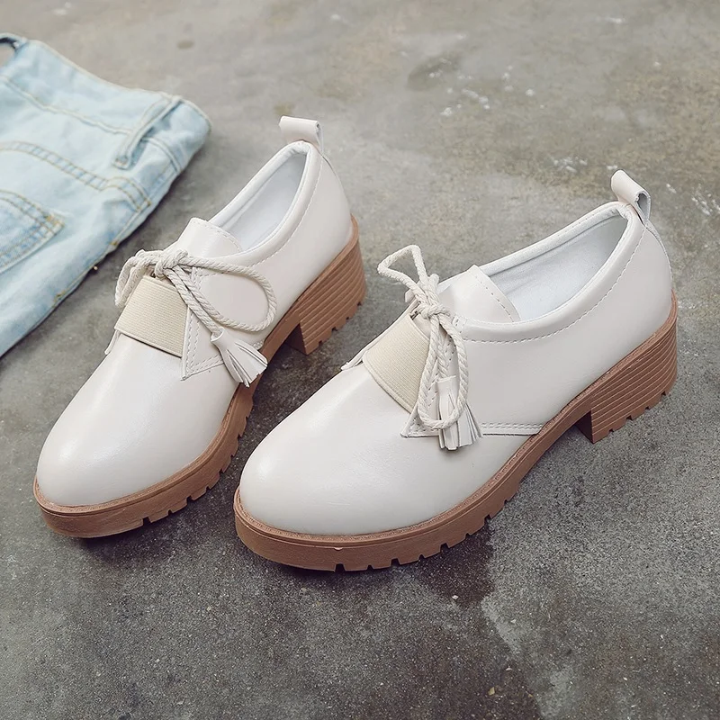 Брендовая женская повседневная обувь Новинка весны 2018 года на плоской подошве