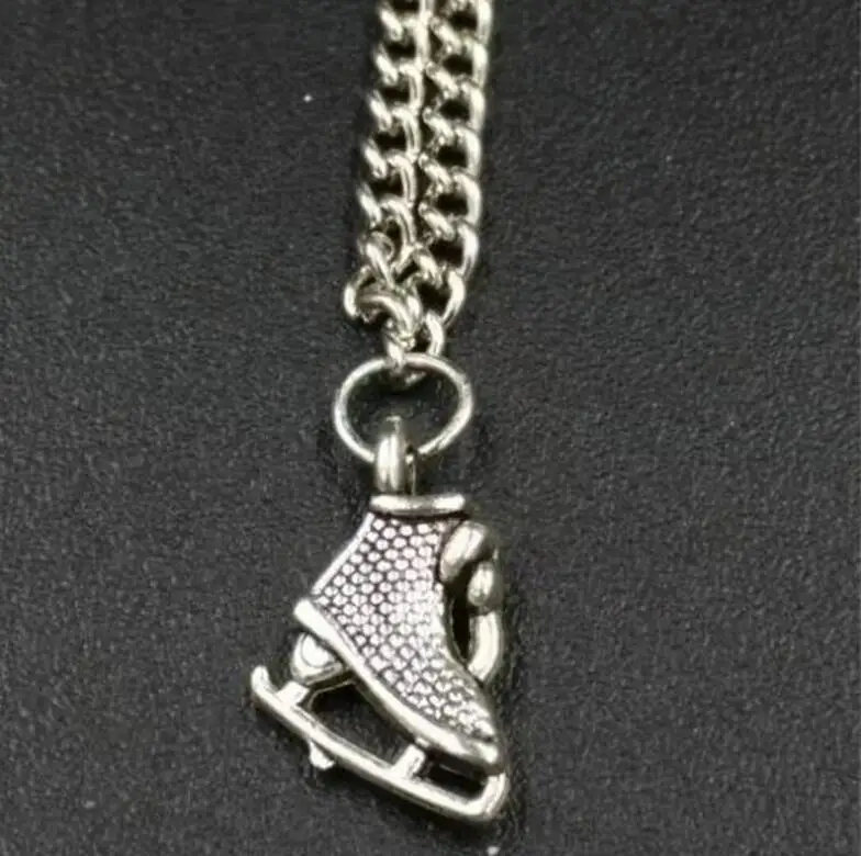 10 шт./Лот Быстрая доставка подвеска в виде хоккейной обуви на удачу модные