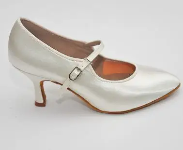 137 WHITE 7.5 HEEL Танцевальная обувь с пряжкой для бальных танцев; женская обувь для латинских танцев; современные танцевальные износостойкие подошвы; абсорбционный дезодорант; Лидер продаж; BD 137 - Цвет: 137 WHITE 7.5 HEEL