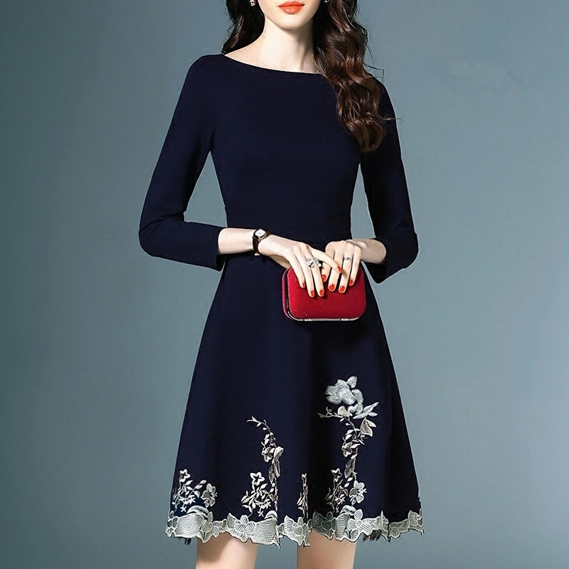 Женское платье с высокой талией облегающее синее вышивкой А образной формы в