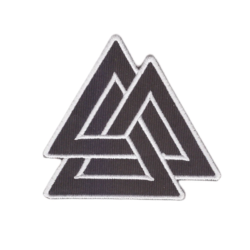 VALKNUT триголовая нашивка вышитая искусственная кожа языческий символ черный