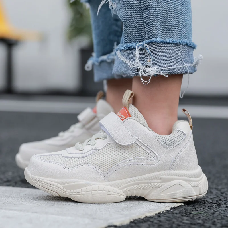 Детские кроссовки с сеткой дышащие для мальчиков и девочек спортивные черного