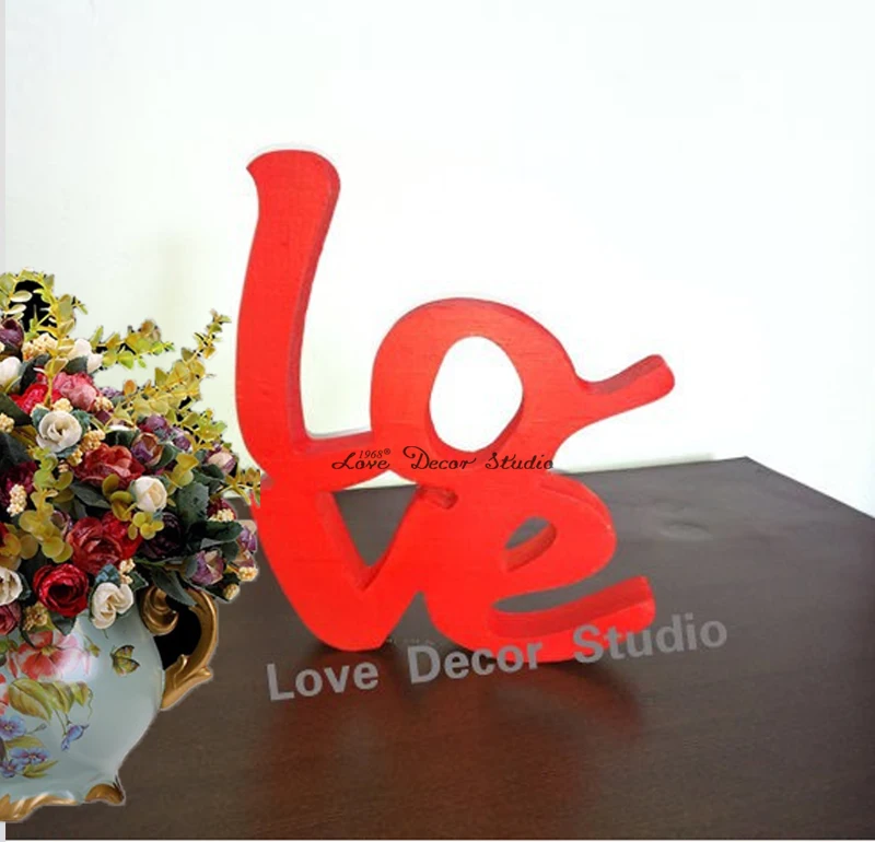Деревянные письма любовь красный знак деревянный подарок фото опора на юбилей
