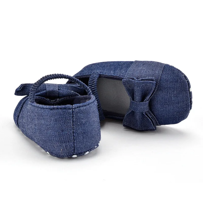 Обувь для маленьких девочек начинающих ходить с мягкой подошвой ярко-синего