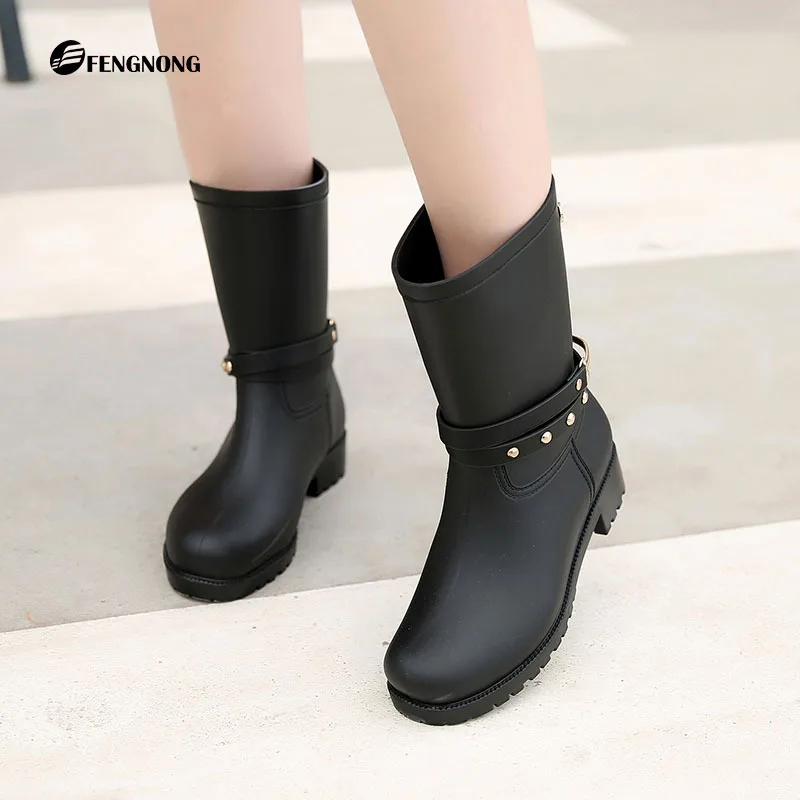 Очаровательный Для женщин Резиновая 2016 простые плоские ботинки до середины икры