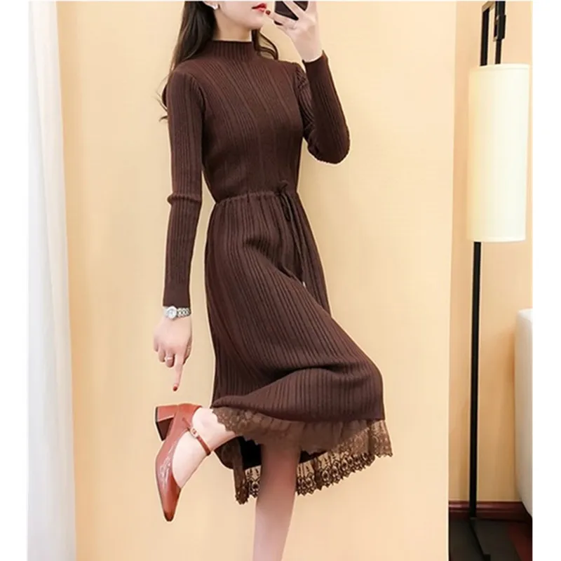 Женское трикотажное платье свитер W104 длинное с высоким воротом и кружевной