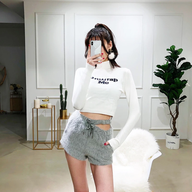 Women Rolled Neck Embroidery Letter Crop Knit Top | Женская одежда