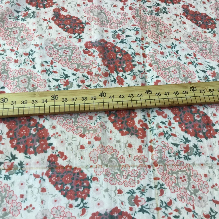 

spring and summer European and American fashion polyester digital printing fabric women's chiffon floral fabric custom wholesale