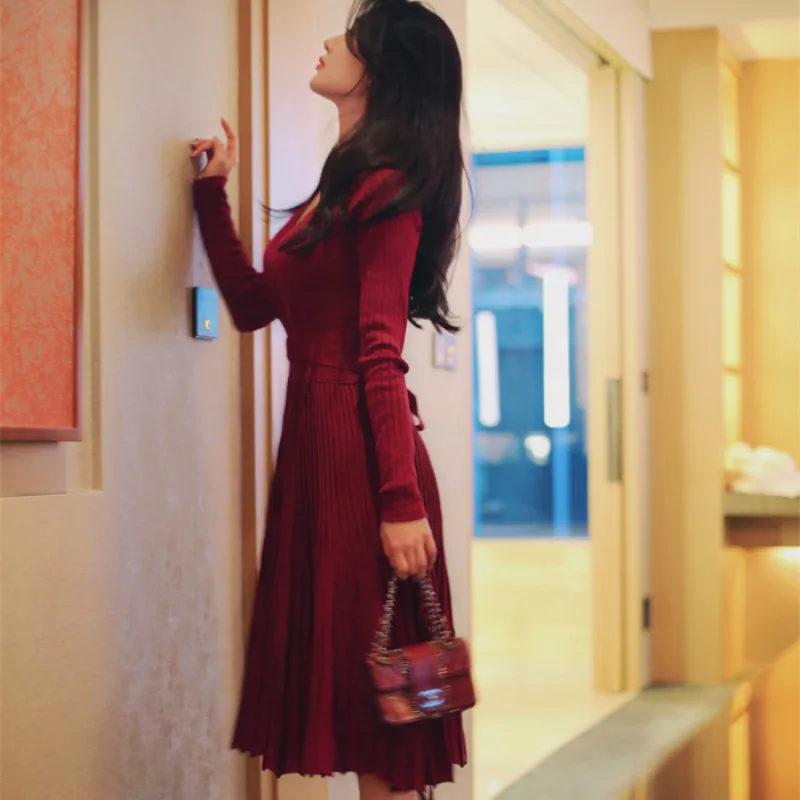 Женское однотонное плиссированное платье бордовое винтажное повседневное