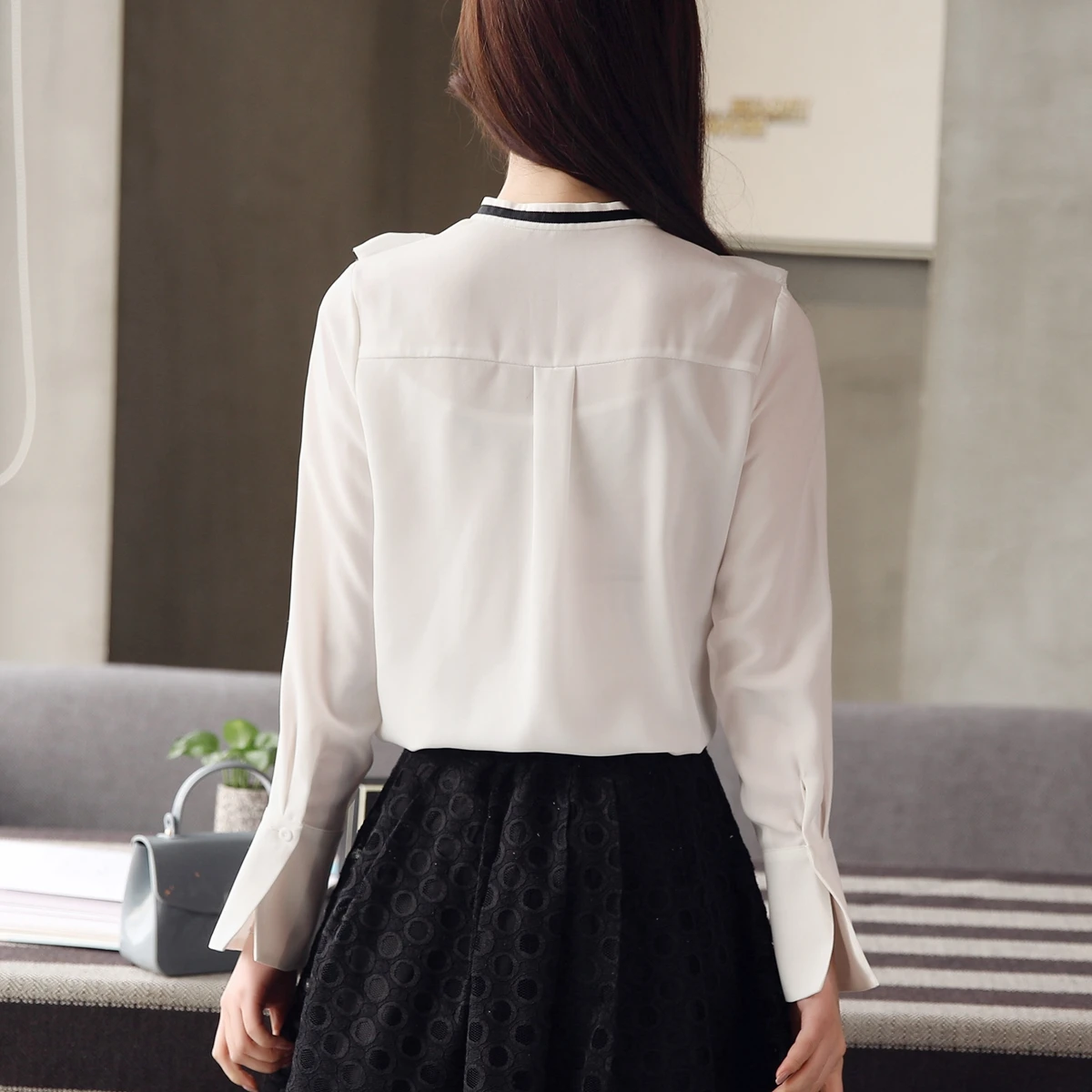 JLZXSY 2018 Spring OL Elegant Women Chiffon Blouse Dot Print Bow Tie Ruffles Collar Shirts Casual Long Sleeve College Shirt Tops |