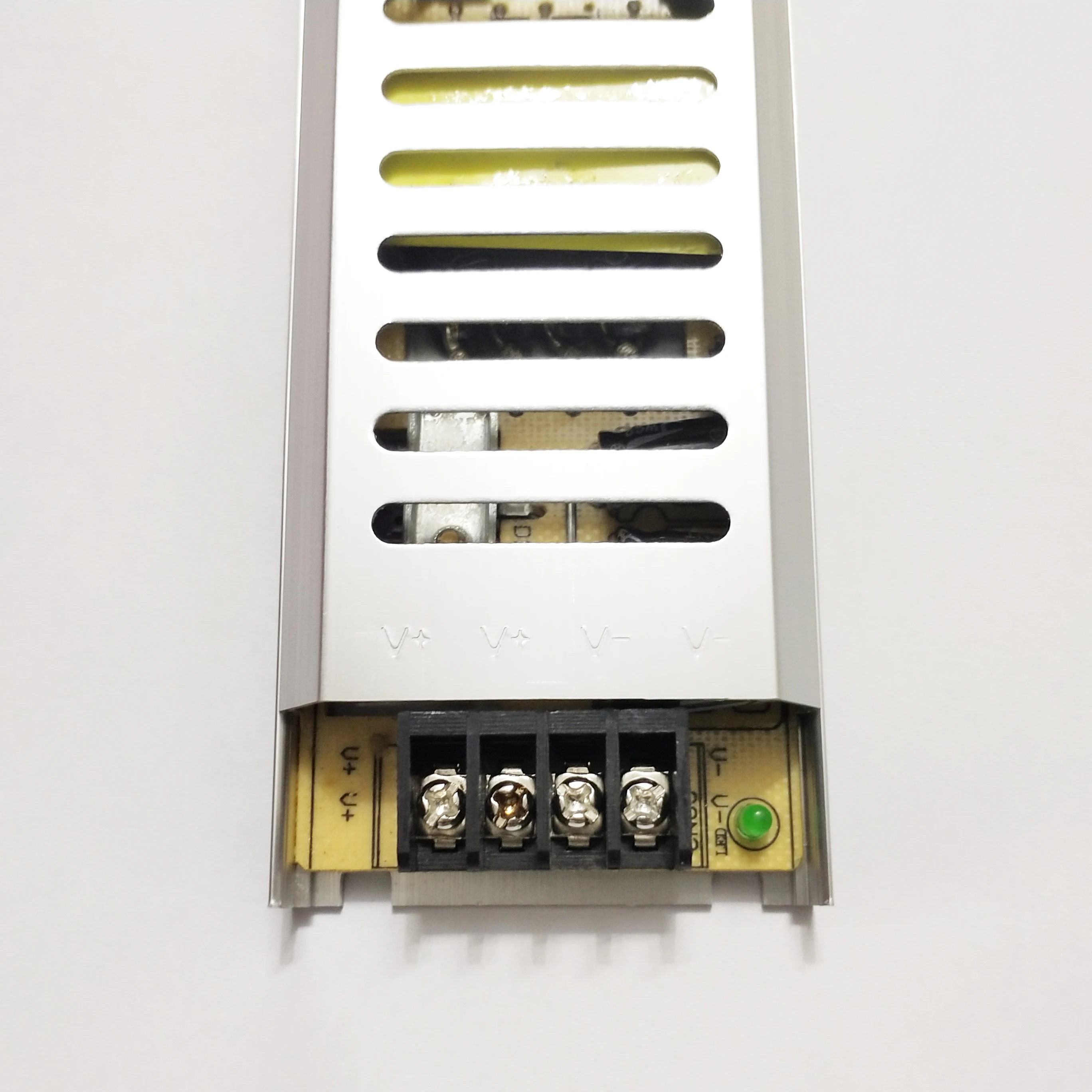 Ультра тонкий AC110 ~ 220V к DC 12V 100W источник питания LED преобразовывать адаптер