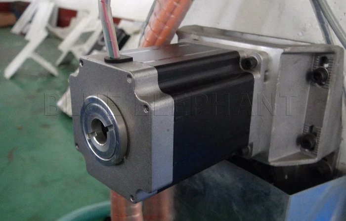 Итальянское качество низкий уровень шума 3D гравировальный станок с ЧПУ