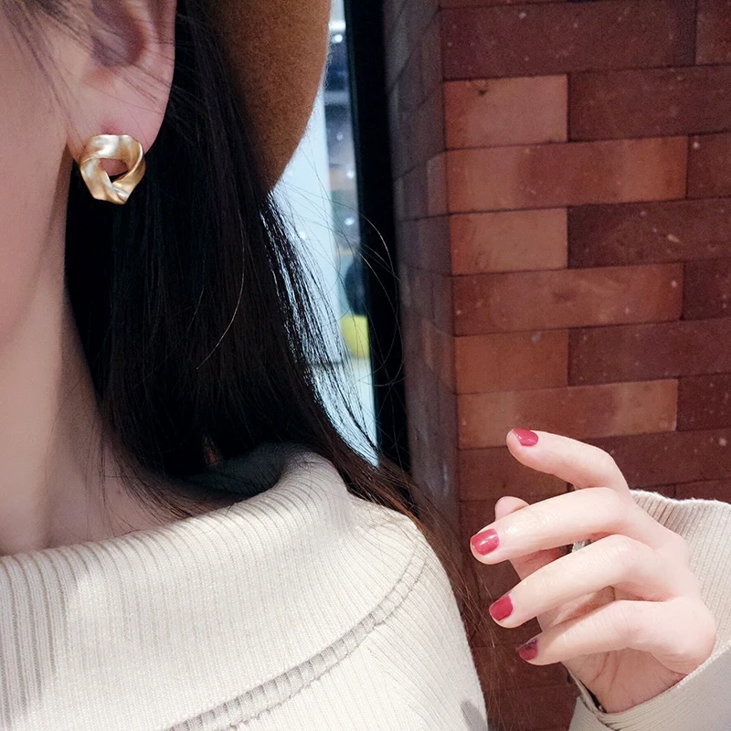 Western style Ear Personality Studs Earrings For Woemn Metal Round Shaped Earing Charm Punk Girls Romantic Fashion Accessories | Украшения