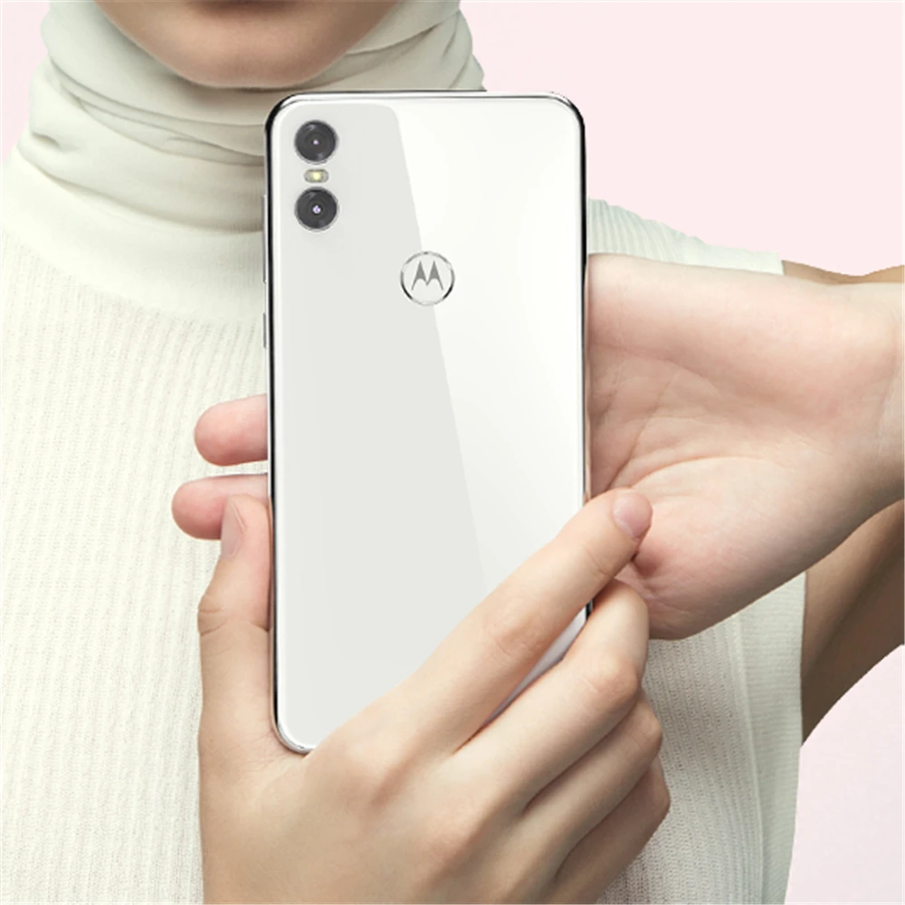 Motorola MOTO P30 Play XT1941-2 4 Гб ОЗУ 64 ПЗУ 3000 мАч 5 88 дюймов Восьмиядерный процессор Snapdragon 625 1