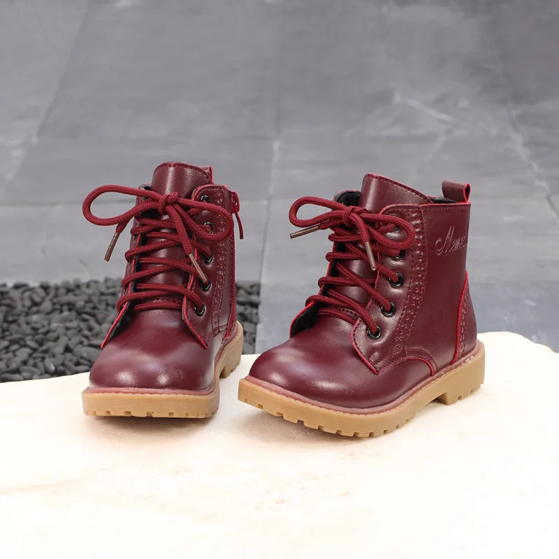 Детские ботинки для девочек и мальчиков мартинсы на осень зиму модная мягкая