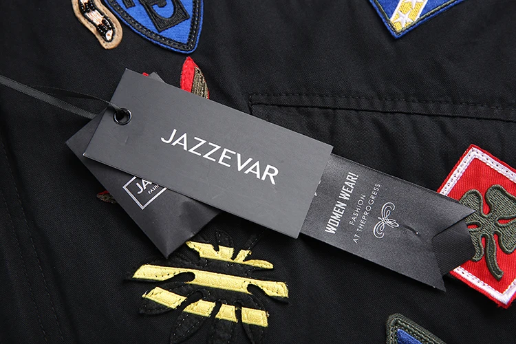 JAZZEVAR Новая модная уличная зимняя женская парка с большим воротником из меха енота короткое пальто с капюшоном верхняя одежда с аппликацией военная куртка