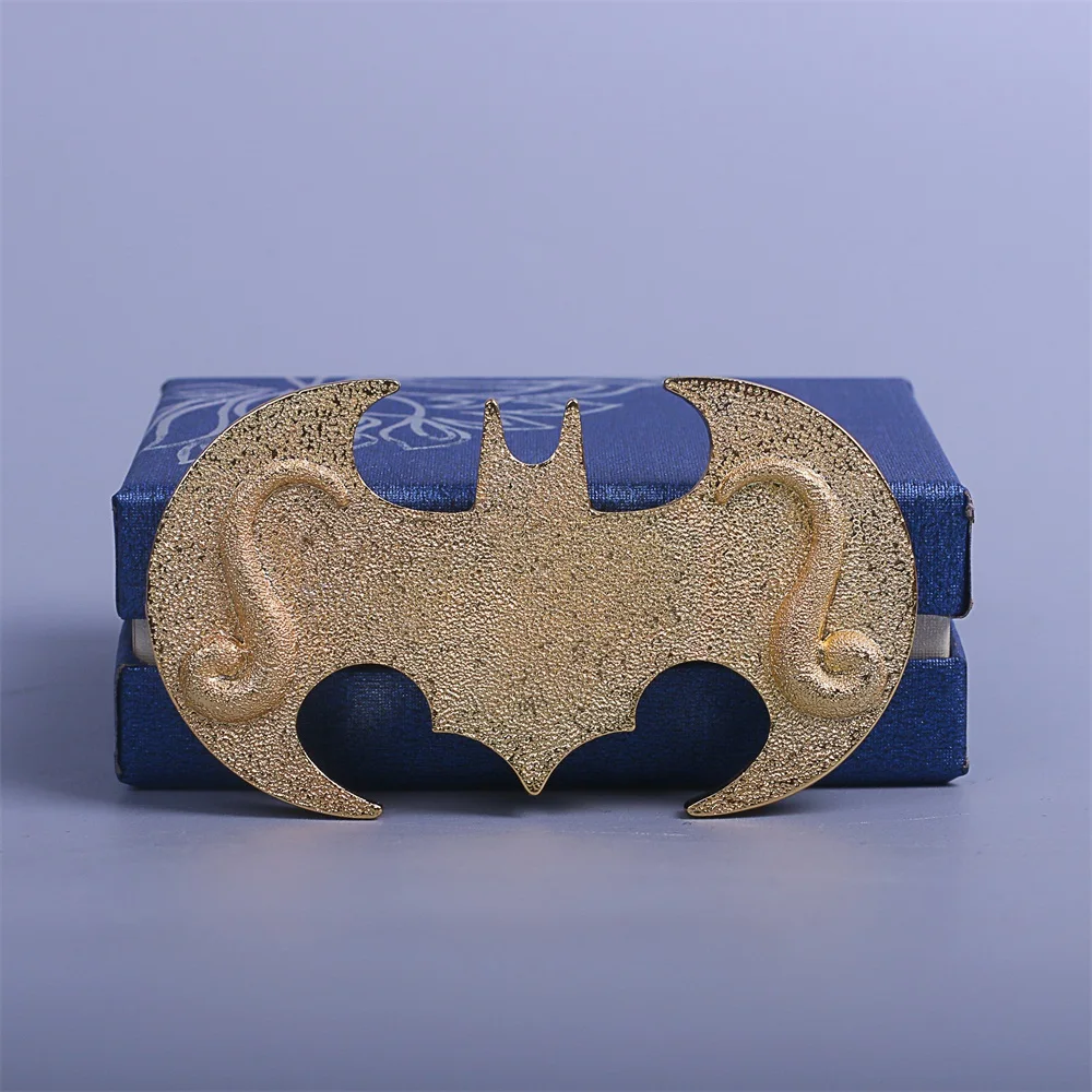 Маскарадный костюм из сплава с героями мультфильма Бэтмен Дарт Batarangs 2018|Реквизит