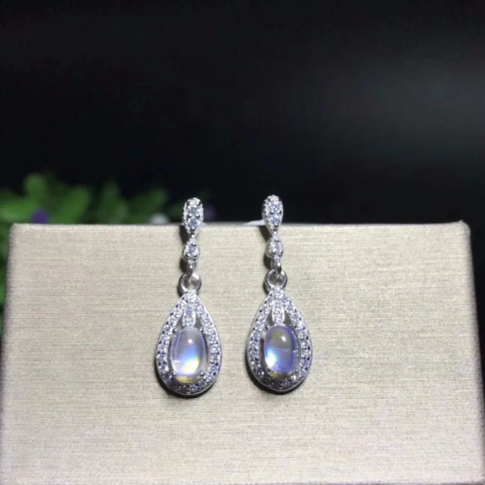

Серьги-гвоздики женские из серебра 925 пробы, 4 Х6 мм, с лунным камнем