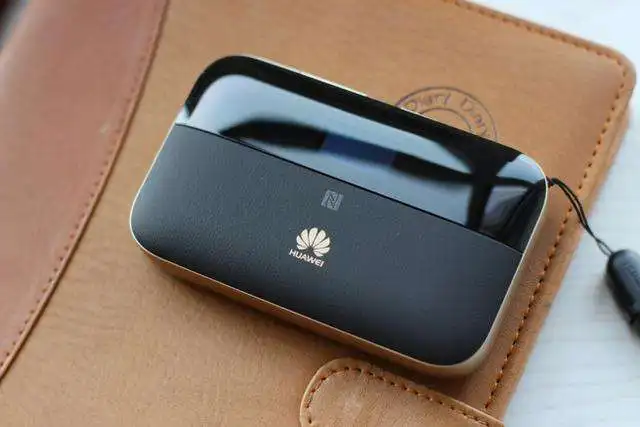 HUAWEI Mobile Wifi 2 Pro роутер 4G + Netwrok до 300 мбит/с скорость загрузки RJ45 USB порты wi fi