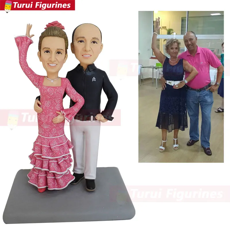

A gift for my parents figurine bobblehead cutom design car-mounted bobble head Personalized creative gifts by Turui Figurines