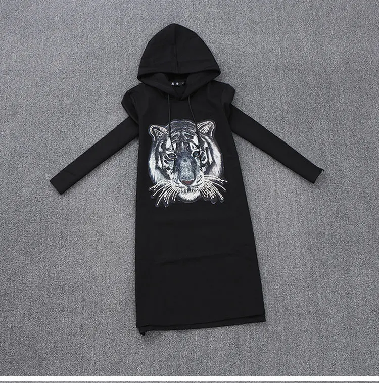 European station women's suit autumn new denim temperament sequins cartoon vest hooded shirt. | Женская одежда