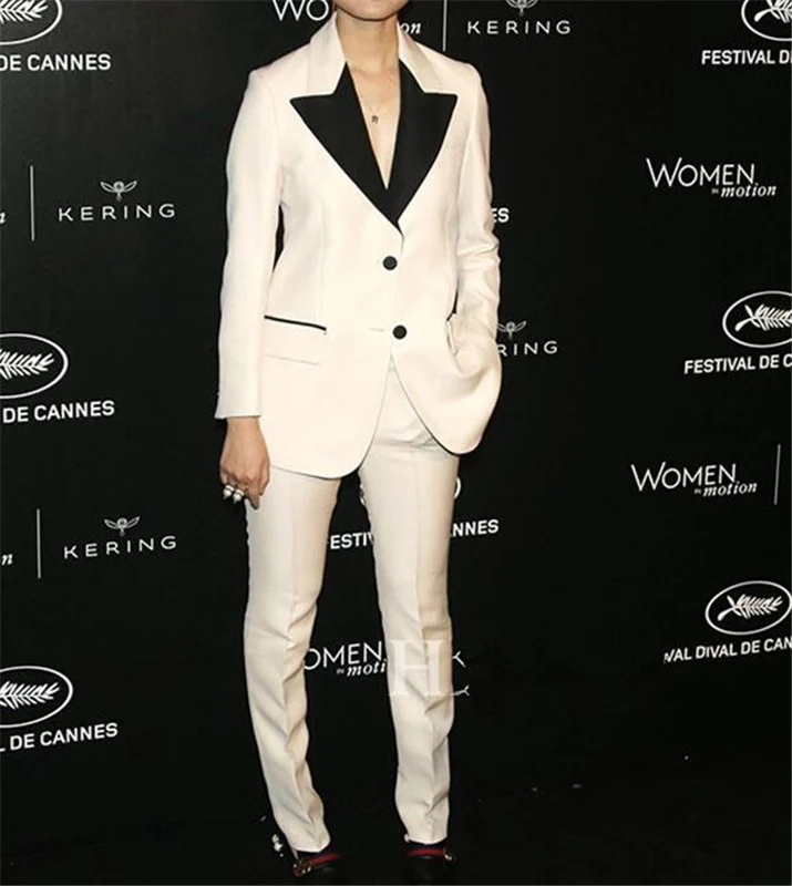 Женский офисный брючный костюм белый пиджак с отложным воротником + брюки