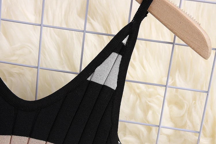 Женское вязаное платье ALPHALMODA Радужное Полосатое облегающее эластичное на