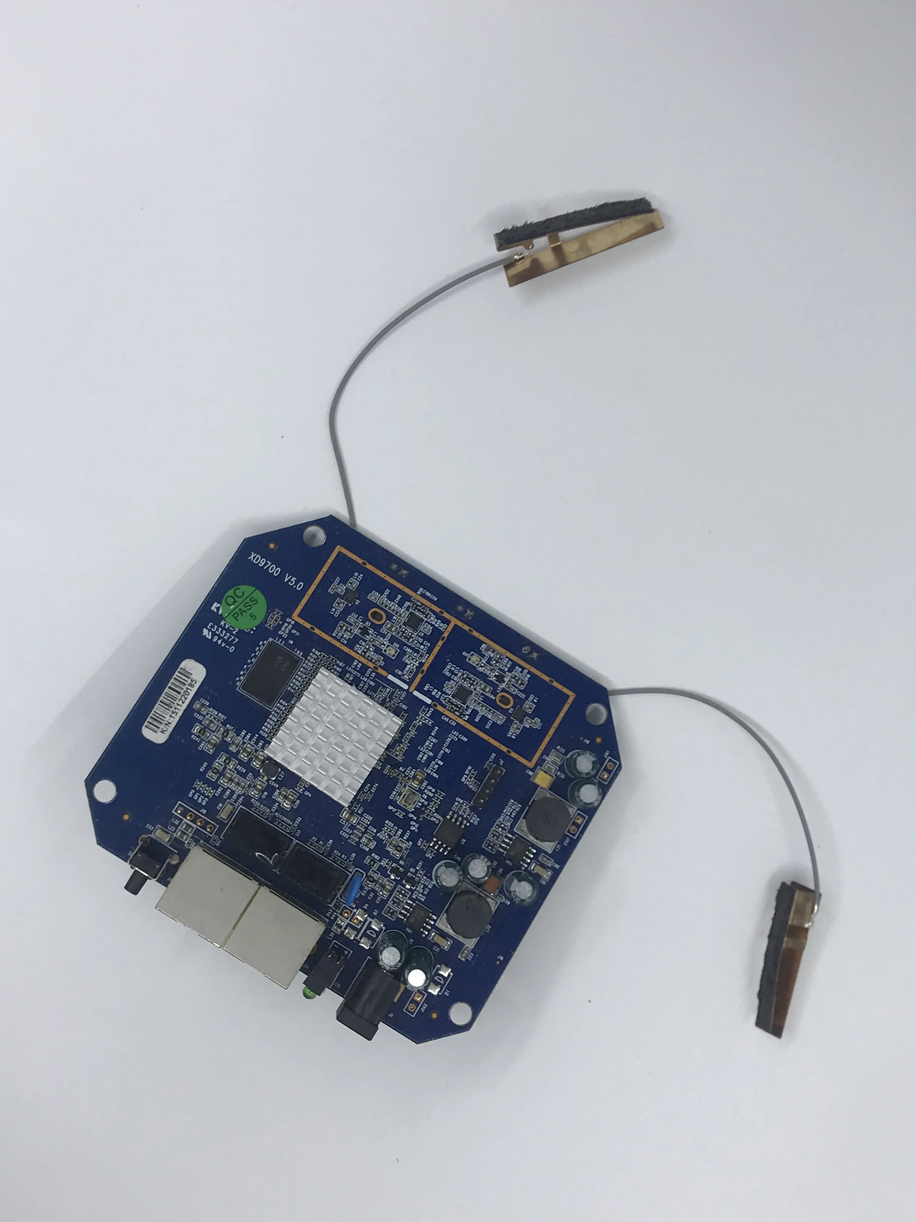 Чип MT7620N 16 Мб flash 64 МБ ram 300 Мбит/с POE power потолочное крепление openwrt беспроводная